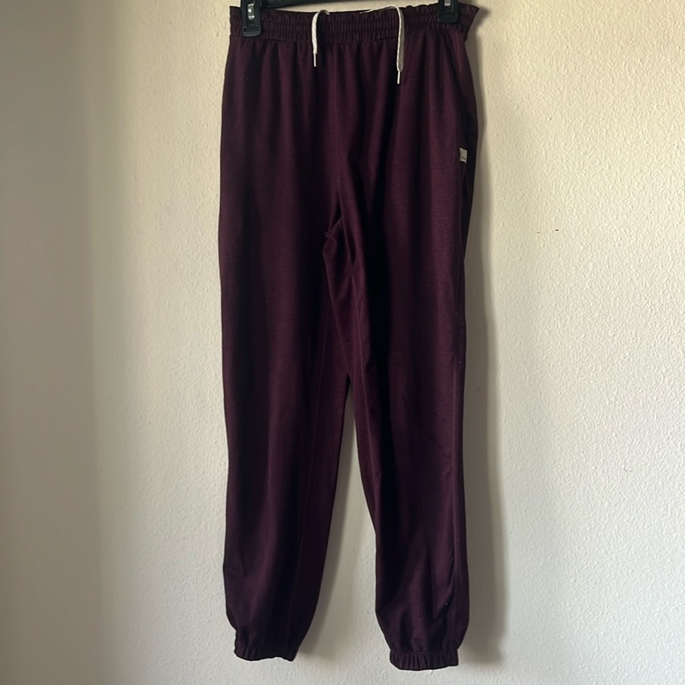 Vuori Women's Joggers in Rich Burgundy